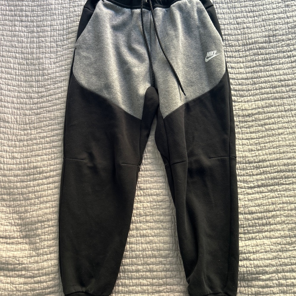 Nike Tech Bottom